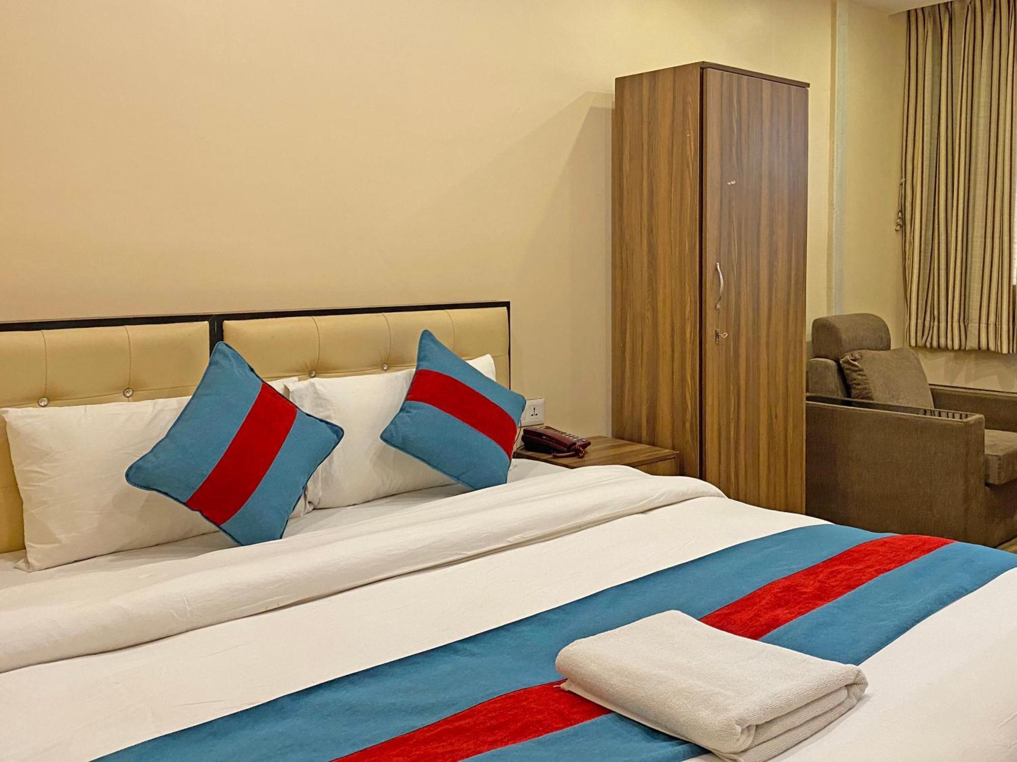 קטמנדו Hotel Airport Holiday מראה חיצוני תמונה