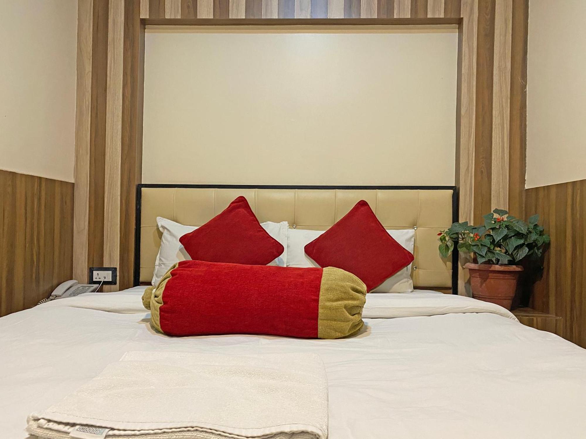 קטמנדו Hotel Airport Holiday מראה חיצוני תמונה