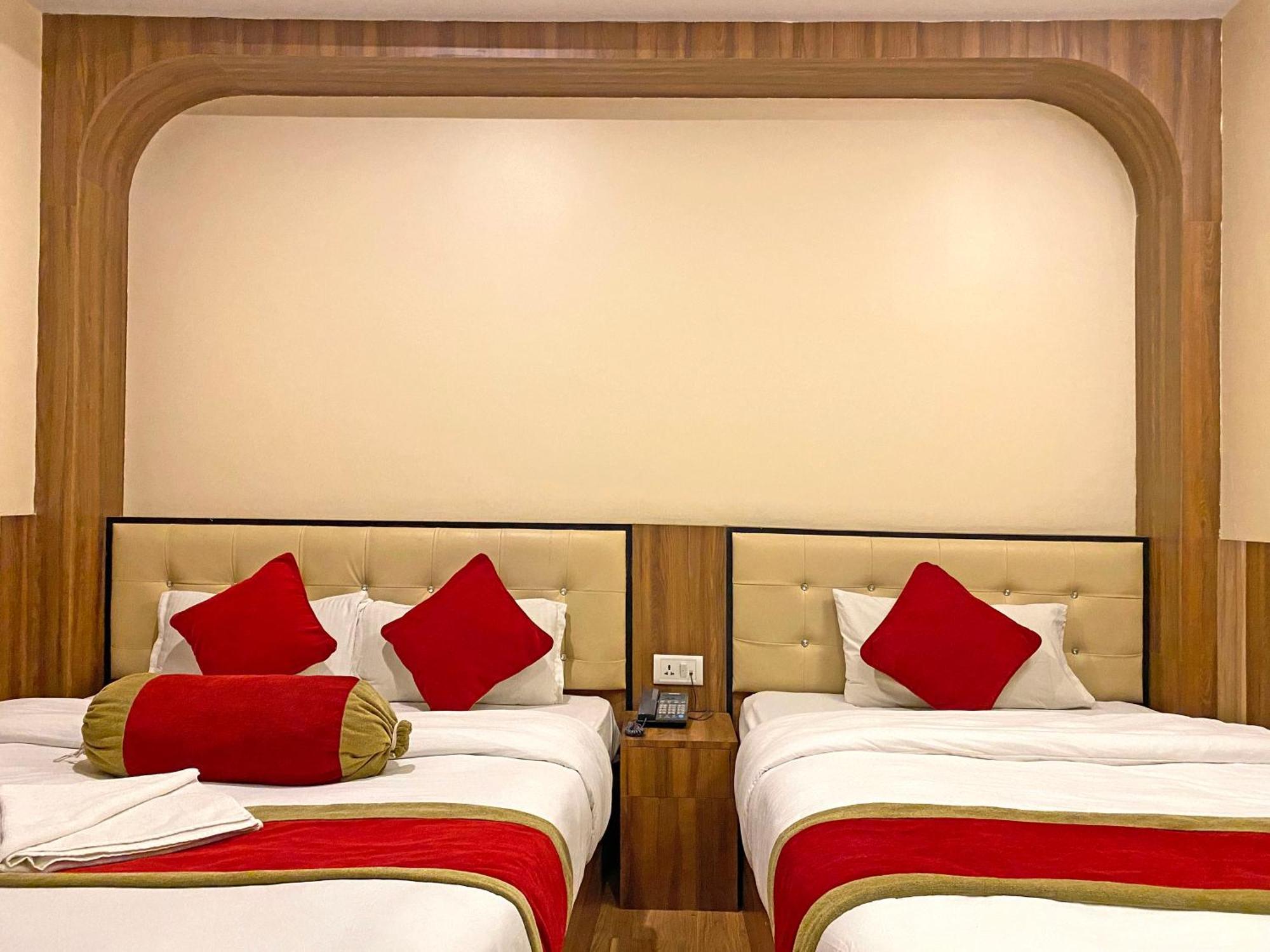 קטמנדו Hotel Airport Holiday מראה חיצוני תמונה