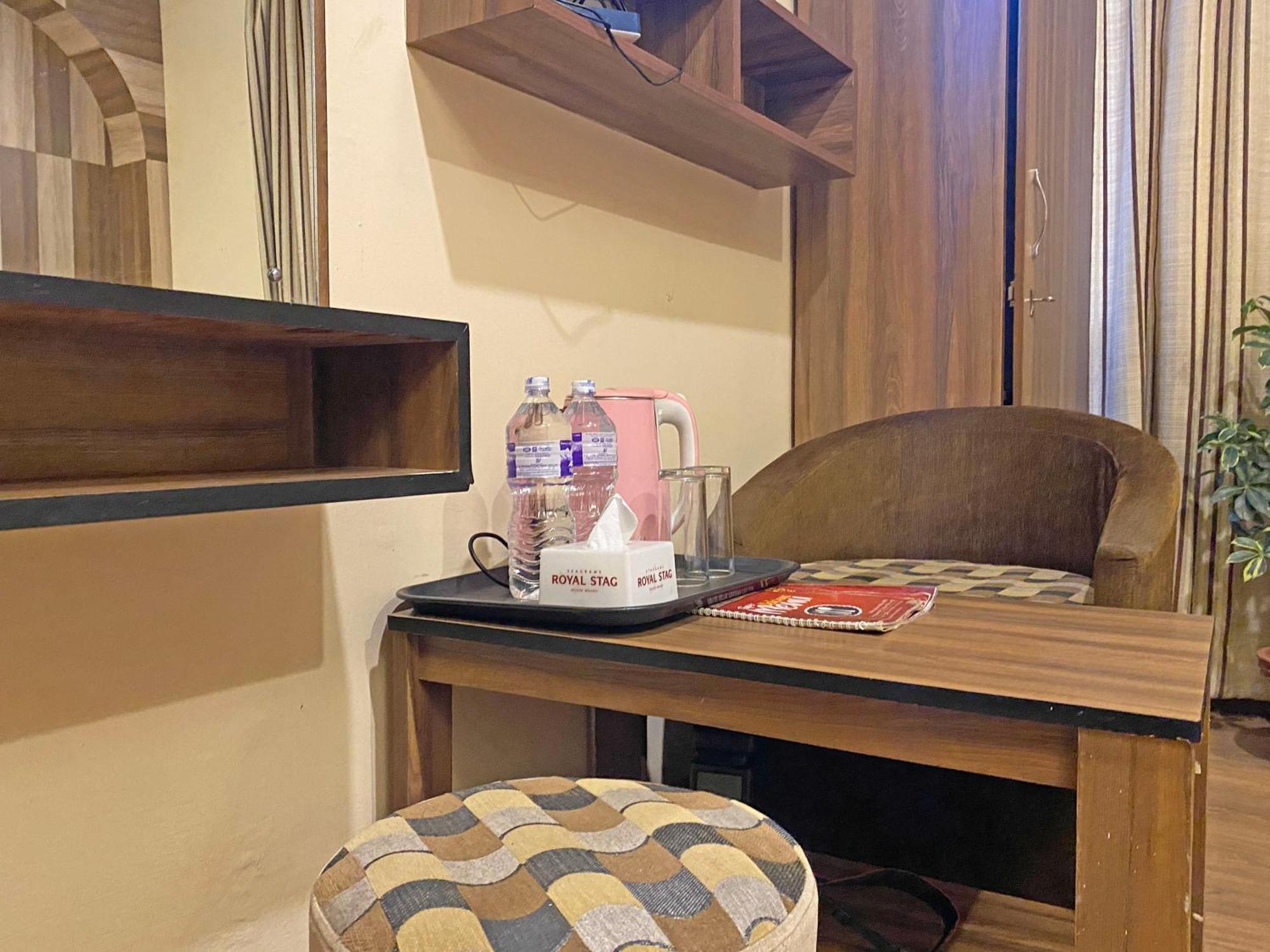 קטמנדו Hotel Airport Holiday מראה חיצוני תמונה