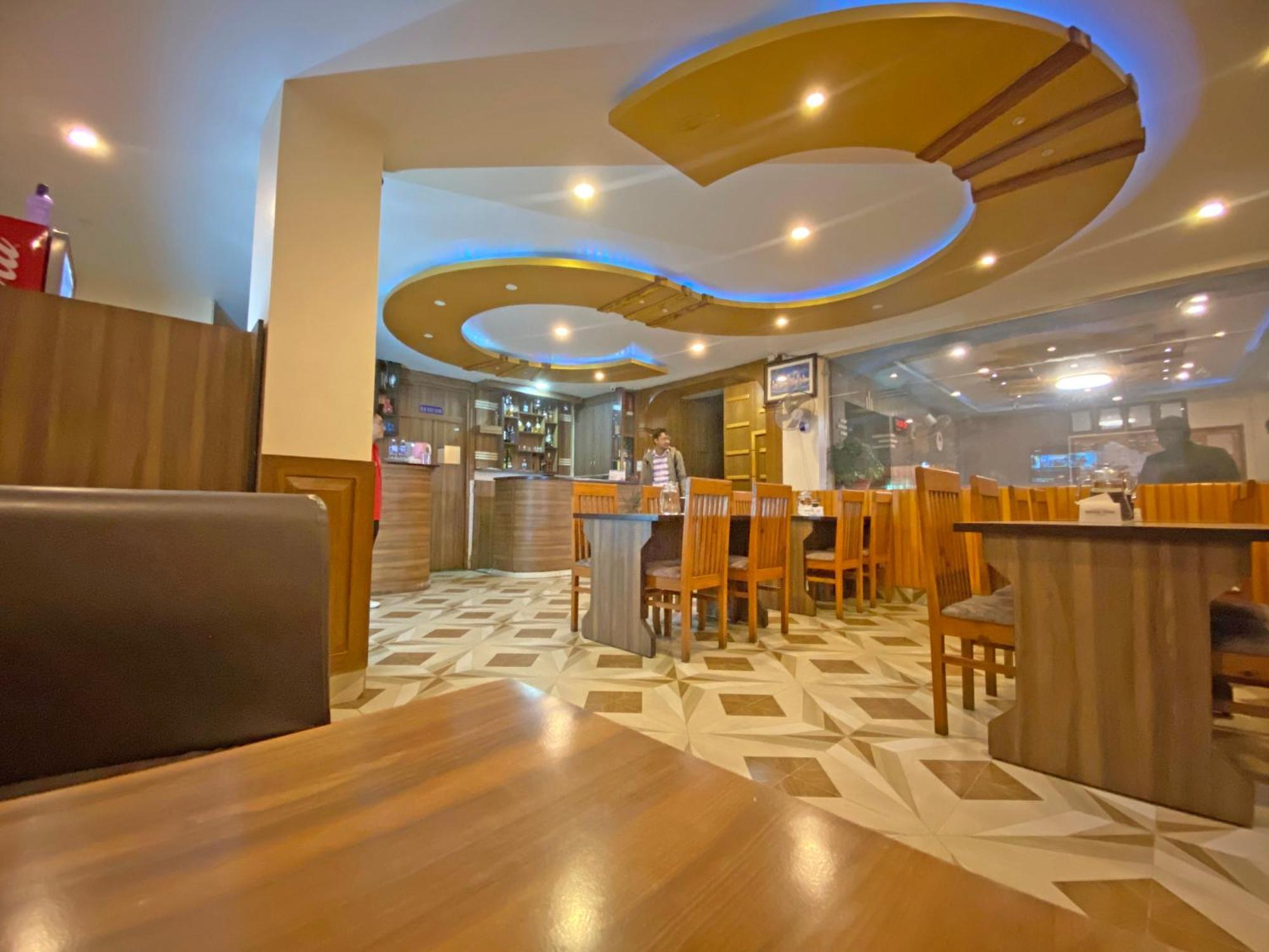 קטמנדו Hotel Airport Holiday מראה חיצוני תמונה