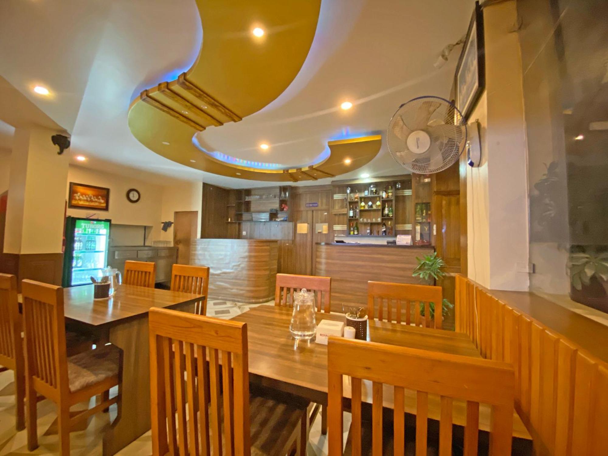קטמנדו Hotel Airport Holiday מראה חיצוני תמונה