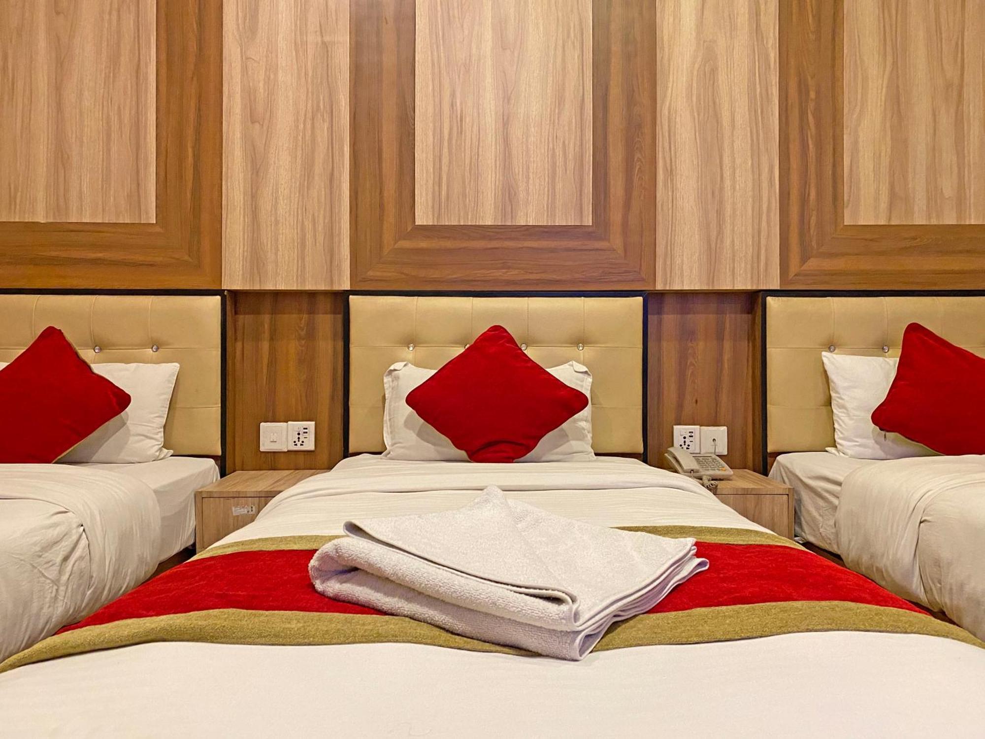 קטמנדו Hotel Airport Holiday מראה חיצוני תמונה