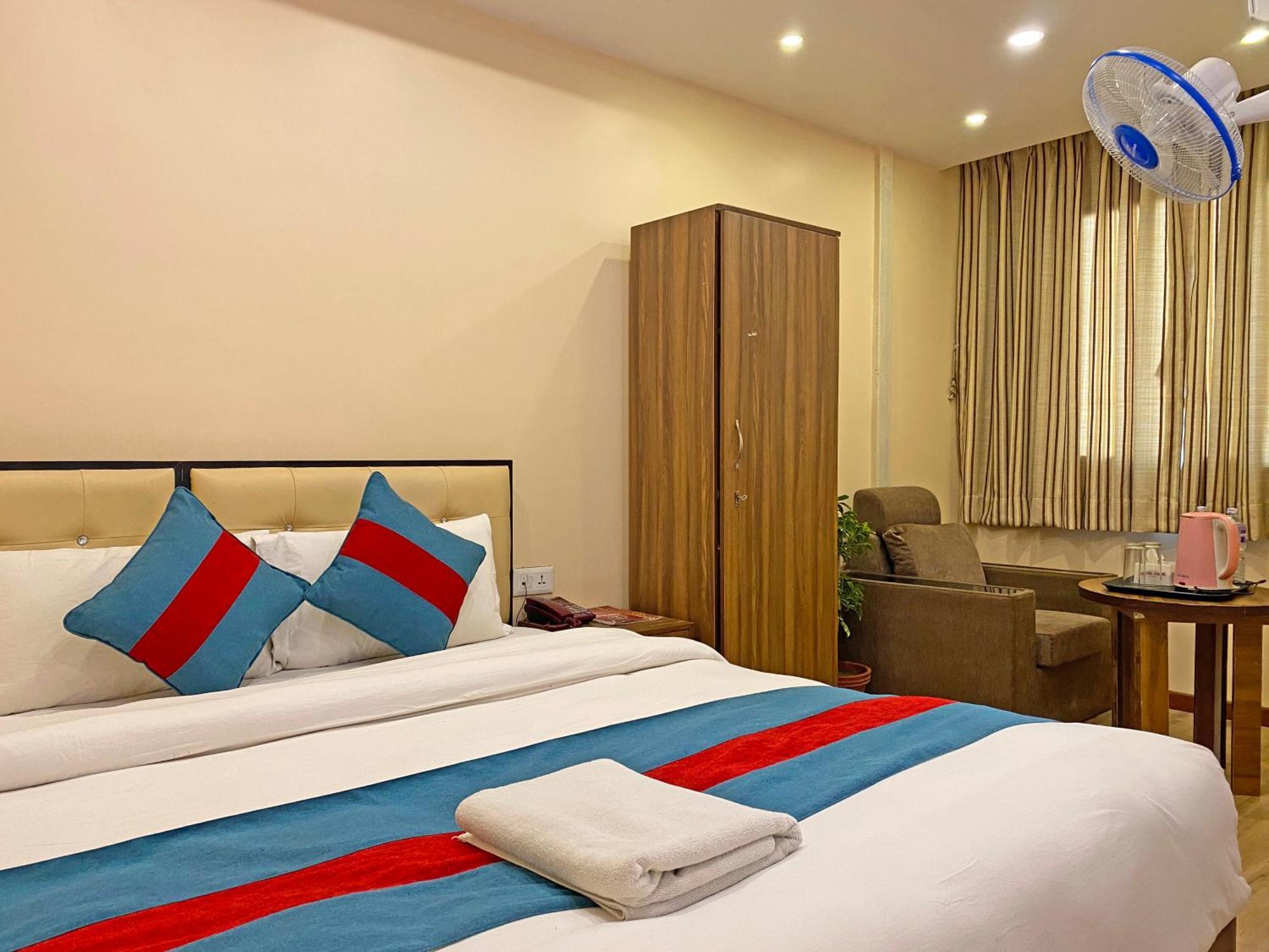 קטמנדו Hotel Airport Holiday מראה חיצוני תמונה