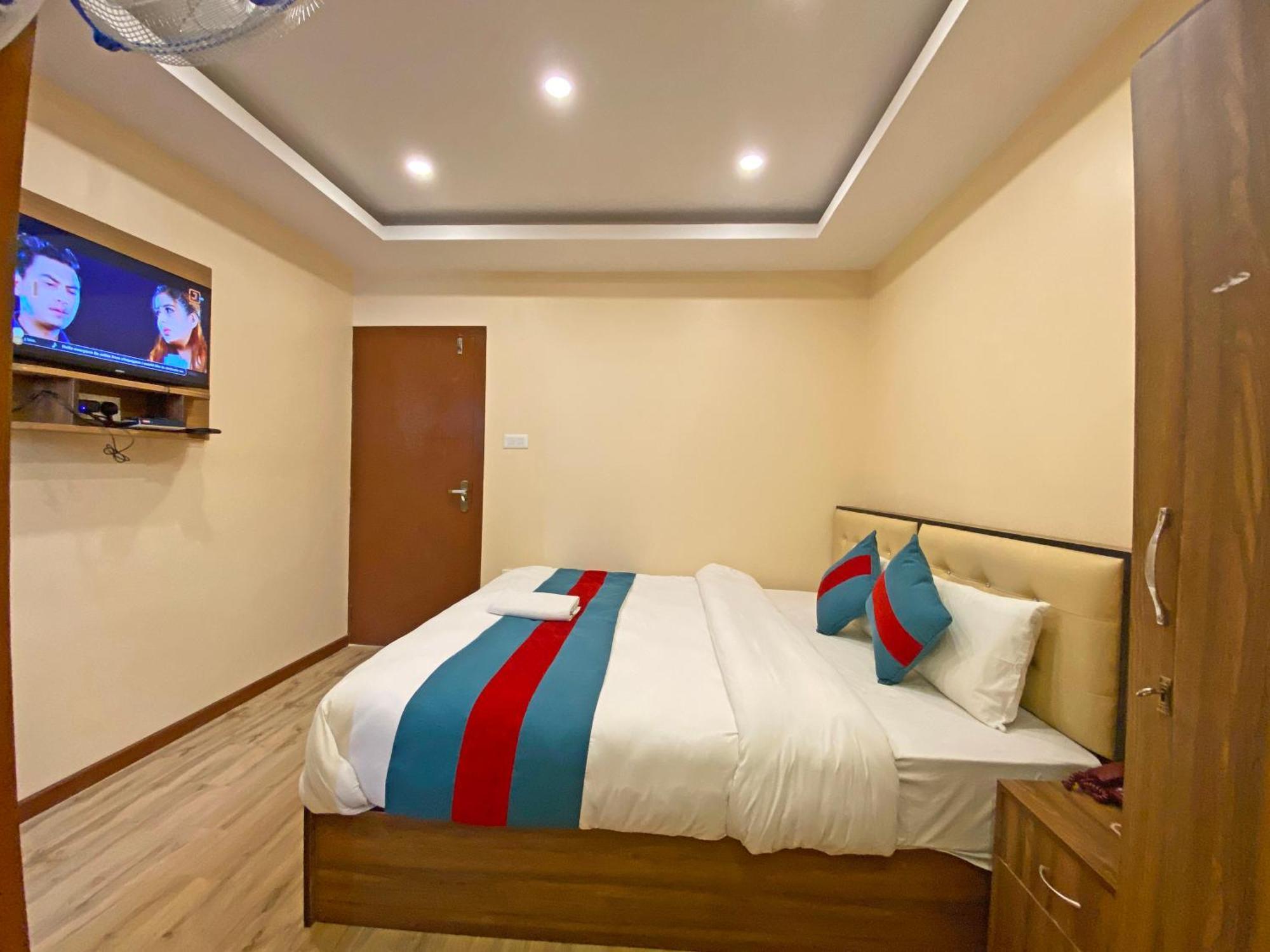 קטמנדו Hotel Airport Holiday מראה חיצוני תמונה